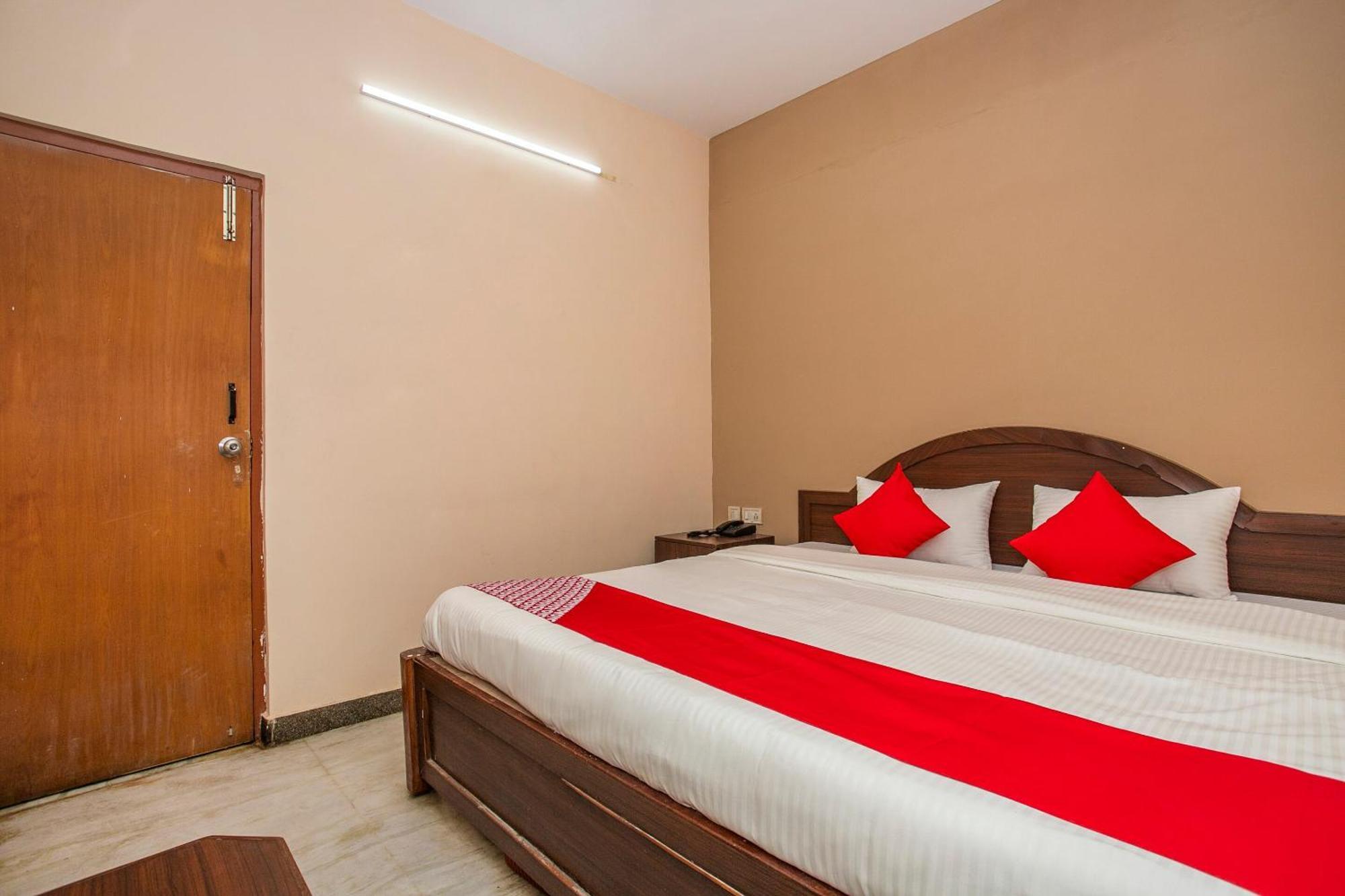 Hotel O Royal Residency Near Hare Krishna Hill Jālahalli Buitenkant foto