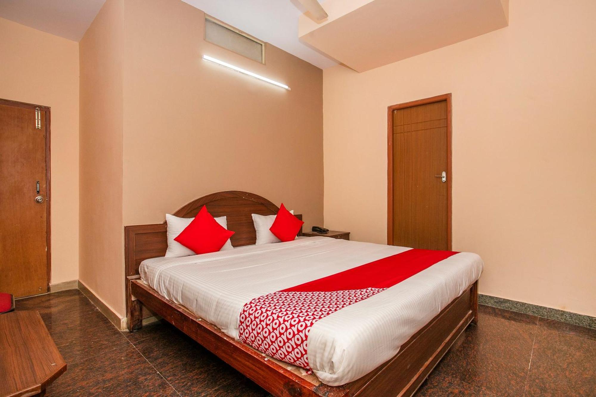 Hotel O Royal Residency Near Hare Krishna Hill Jālahalli Buitenkant foto